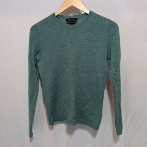 Small women's Tahari pure luxe 100% cashmere green lightweight knit sweater